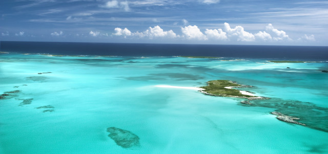 The caribbean ocean, sandbars and islands.
